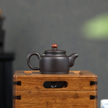 Full Handmade Yixing Zisha Teapot [Good Luck & Fortune] (Hei Ni – 140ml)