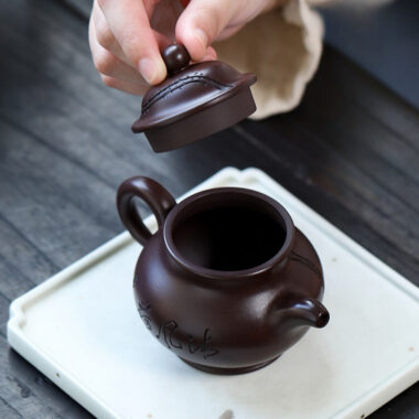 Yixing Zisha Teapot [Yahe Pan Pot] (100 Mu Zi Ni – 220ml)