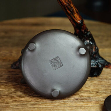 Full Handmade Yixing Zisha Teapot [Ziye Shi Piao Pot] (Shi Huang – 240ml)