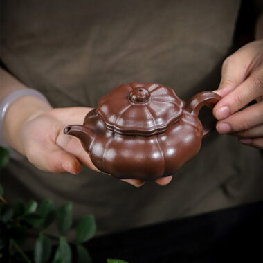 Full Handmade Yixing Zisha Teapot [Siji Ruyi] (Jin Sha Zi Ni – 190ml)