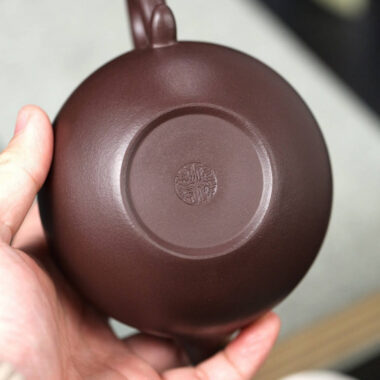 Full Handmade Yixing Zisha Teapot [Lotus Seed Pot] (Zi Ni – 350ml)