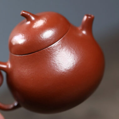 Yixing Zisha Teapot [Mini Eggplant Pot] (Wrinkled Skin Zhu Ni – 100ml)
