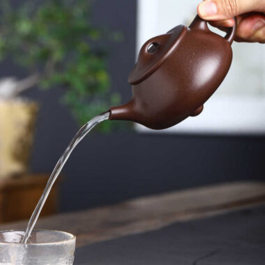 Full Handmade Yixing Zisha Teapot [Jingzhou Shi Piao Pot] (Zi Ni – 200ml)