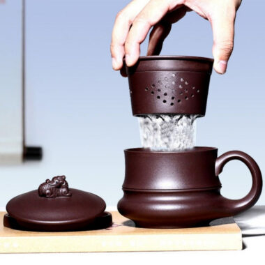 Yixing Zisha Tea Mug with Filter [Dragon] (Zi Ni – 410ml)