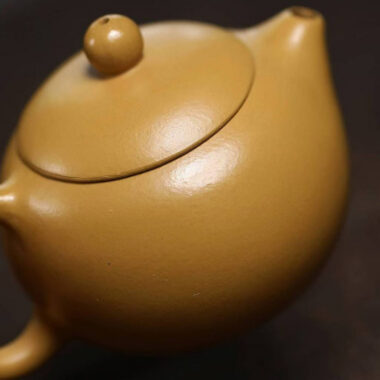 Yixing Zisha Teapot [Mini Xishi Pot] (Huangjin Zhu Ni – 100ml)