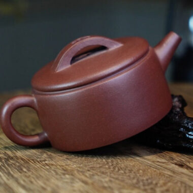 Full Handmade Yixing Zisha Teapot [Hanwa Pot] (Di Cao Qing – 180ml)