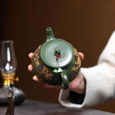 Yixing Zisha Teapot [Mountains & Rivers] (Lu Ni – 230ml)