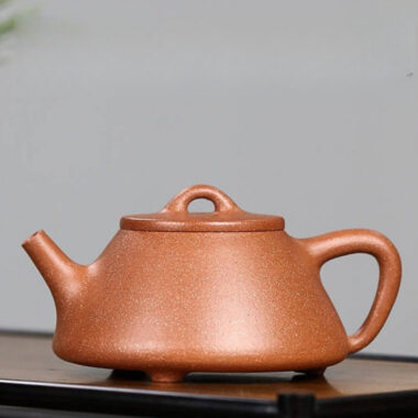Full Handmade Yixing Zisha Teapot [Ziye Shi Piao Pot] (Jiang Po Ni – 220ml)