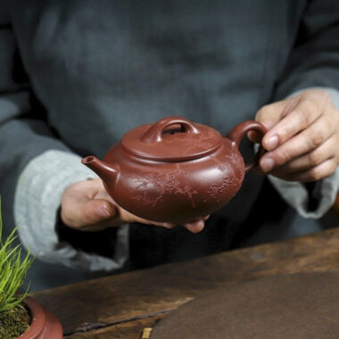 Full Handmade Yixing Zisha Teapot [Han Xiang] (Hong Pi Long – 350ml)