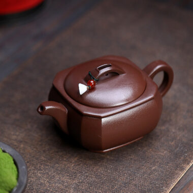 Yixing Zisha Teapot [Fangyuan Hanwa] (Zi Ni – 320ml)