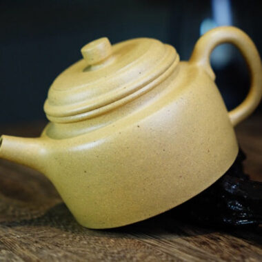 Full Handmade Yixing Zisha Teapot [Dezhong Pot] (Bensan Ni – 170ml)