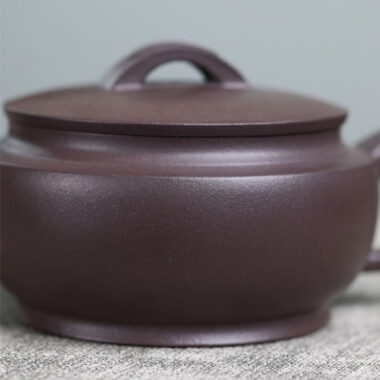 Full Handmade Yixing Zisha Teapot [Dayun Hanwa Pot] (Lao Zi Ni – 250ml)