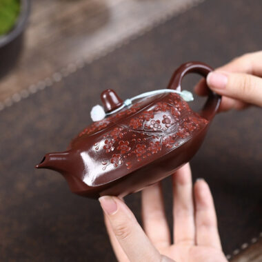 Yixing Zisha Teapot [Plum Blossom Qu Hu] (Zi Zhu Ni – 230ml)