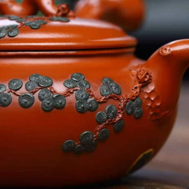 Full Handmade Yixing Zisha Teapot [Pine Needle Tang Yu Pot] (Zhu Ni – 280ml)