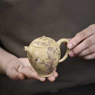 Full Handmade Yixing Zisha Teapot [Ta Xue Xun Mei] (Bensan Lu Ni – 150ml)