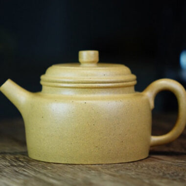 Full Handmade Yixing Zisha Teapot [Dezhong Pot] (Bensan Ni – 170ml)