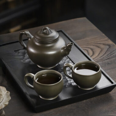 Full Handmade Yixing Zisha Teapot Set [Mei Bao Chun] (Feicui Qing Zi Ni – 320ml)