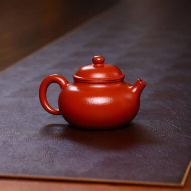 Full Handmade Yixing Zisha Teapot [Rong Tian Pot] (Xiao Mei Yao Zhu Ni – 200ml)
