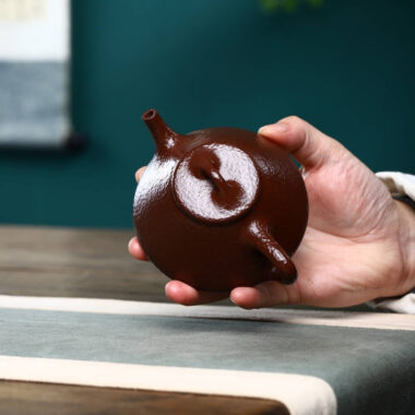 Full Handmade Yixing Zisha Teapot [Ziye Shi Piao Pot] (Lao Zi Ni – 200ml)