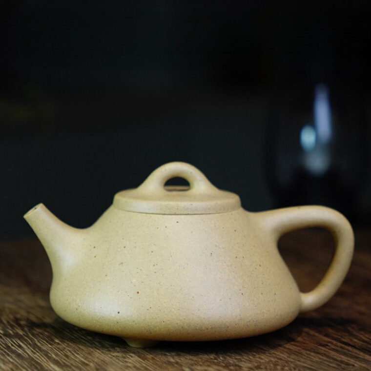 Full Handmade Yixing Zisha Teapot [Ziye Shi Piao Pot] (Bensan Lu Ni – 260ml)