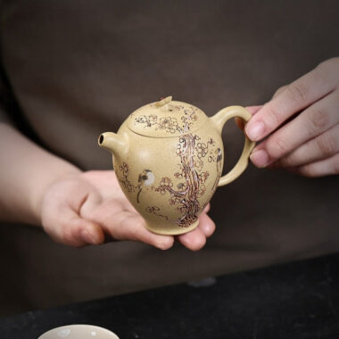 Full Handmade Yixing Zisha Teapot [Ta Xue Xun Mei] (Bensan Lu Ni – 150ml)