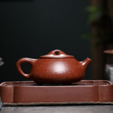 Full Handmade Yixing Zisha Teapot [Jingzhou Shi Piao] (Tao Hua Ni – 300ml)