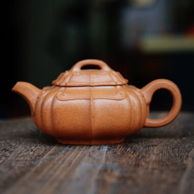 Full Handmade Yixing Zisha Teapot [Jinnang Ruyi Pot] (Jiang Po Ni – 190ml)