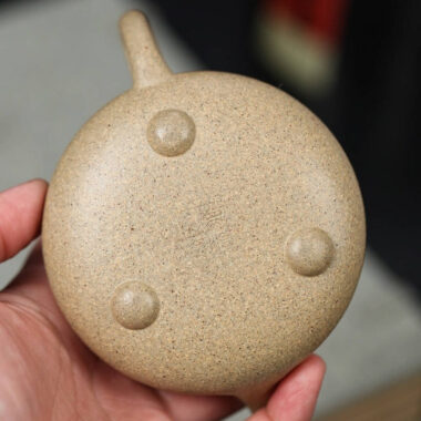 Full Handmade Yixing Zisha Teapot [Jingzhou Shi Piao Pot] (Zhima Duan Ni – 200ml)