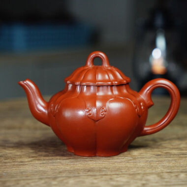 Full Handmade Yixing Zisha Teapot [Ruyi Gong Deng Pot] (Zhu Ni – 170ml)