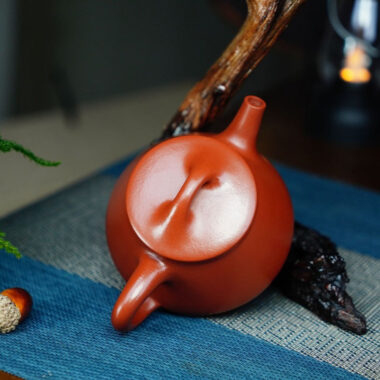 Full Handmade Yixing Zisha Teapot [Gao Shi Piao Pot] (Dahongpao – 200ml)