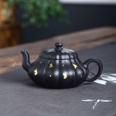 Full Handmade Yixing Zisha Teapot [Golden Yuru Pot] (ShI Huang – 280ml)