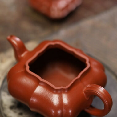 Full Handmade Yixing Zisha Teapot [Jin Nang Chuan Lu Pot] (Dahongpao – 190/280ml)