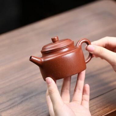 Yixing Zisha Teapot [De Zhong] (Bensan Lu Ni/Jiang Po Ni/Zi Ni – 170ml)