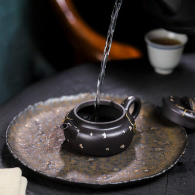 Full Handmade Yixing Zisha Teapot [Jin Zhi Yuye] (Hei Luo Lan – 150ml)