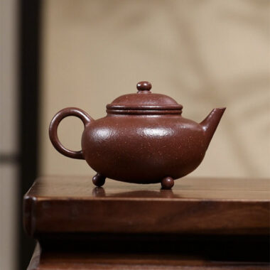 Full Handmade Yixing Zisha Teapot [Shui Ping Tripod] (Tao Hua Ni – 210ml)