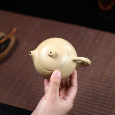 Yixing Zisha Teapot [Xishi Pot] (Bensan Lu Ni – 240ml)