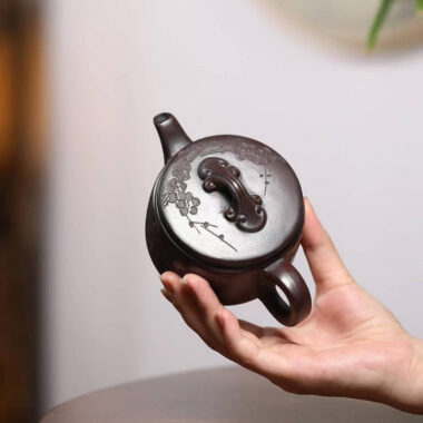 Yixing Zisha Teapot [Ruyi Hanwa] (High Temperature Zi Ni – 210ml)