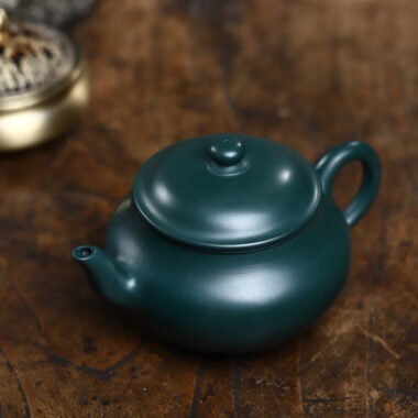 Full Handmade Yixing Zisha Teapot [Gao Pan Pot] (Minguo Lu Ni- 330ml)