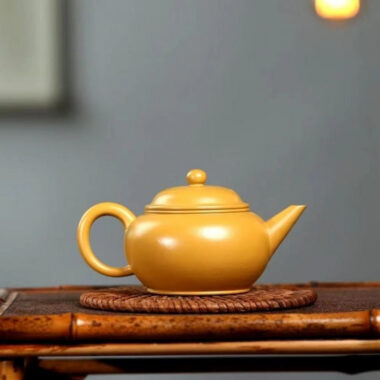 Yixing Zisha Teapot [Mini Shui Ping Pot] (Huangjin Zhu Ni – 120ml)