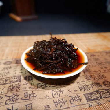2017 Spring Yunnan Shu Puer Tea Cake [Golden Needle]