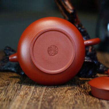 Full Handmade Yixing Zisha Teapot [Jin Zhong Pot] (Dahongpao – 200ml)