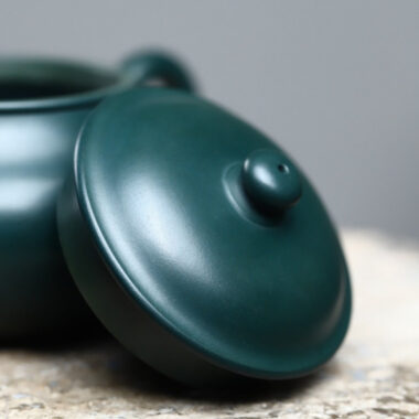 Full Handmade Yixing Zisha Teapot [Gao Pan Pot] (Minguo Lu Ni- 330ml)