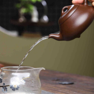 Full Handmade Yixing Zisha Teapot [Hantang Shi Piao Pot] (Zi Ni – 190ml)