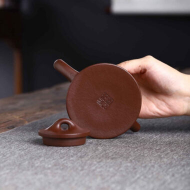 Full Handmade Yixing Zisha Teapot [Bawang Shi Piao Pot] (Zi Ni – 160ml)