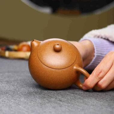 Full Handmade Yixing Zisha Teapot [Xishi Pot] (Jiang Po Ni – 220ml)