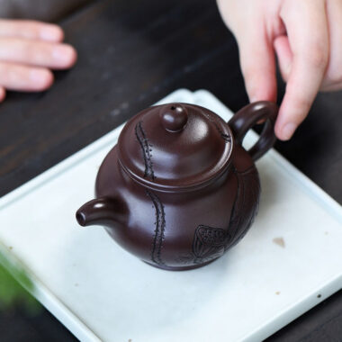 Yixing Zisha Teapot [Yahe Pan Pot] (100 Mu Zi Ni – 220ml)