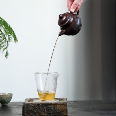 Yixing Zisha Teapot [Yahe Pan Pot] (100 Mu Zi Ni – 220ml)