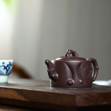 Full Handmade Yixing Zisha Teapot [Grape Stump Pot] (Lao Zi Ni – 180ml)