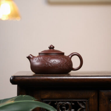 Yixing Zisha Teapot [Plum Blossom Han Jiang] (Zi Zhu Ni – 250ml)