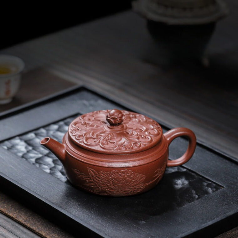 Full Handmade Yixing Zisha Teapot [Shengshi Huakui] (Zi Ni – 240ml)